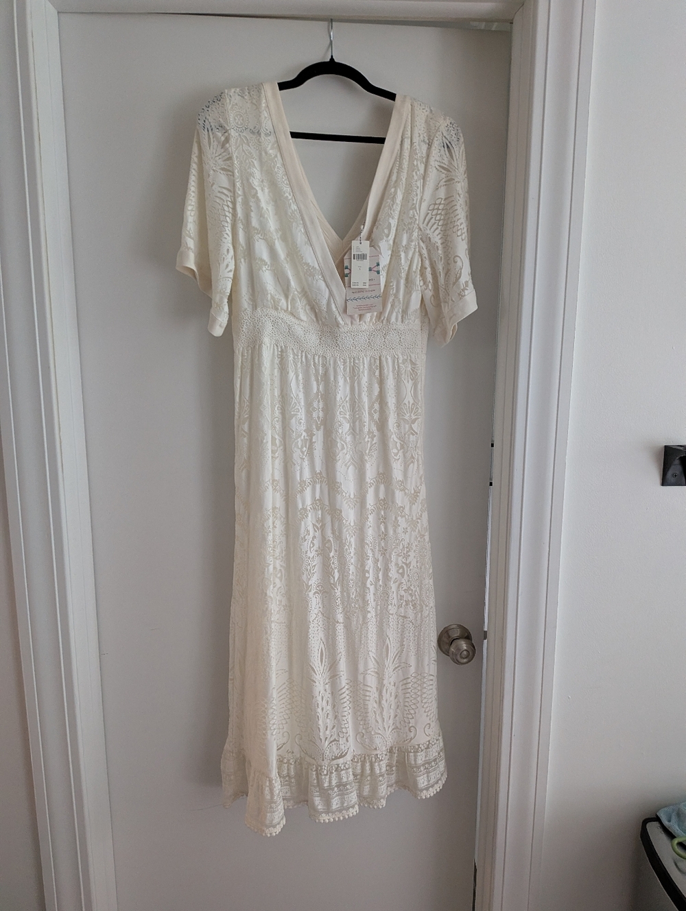 Farm Rio Women's Ivory Lace Midi Dress with V-Neck Sz Sm